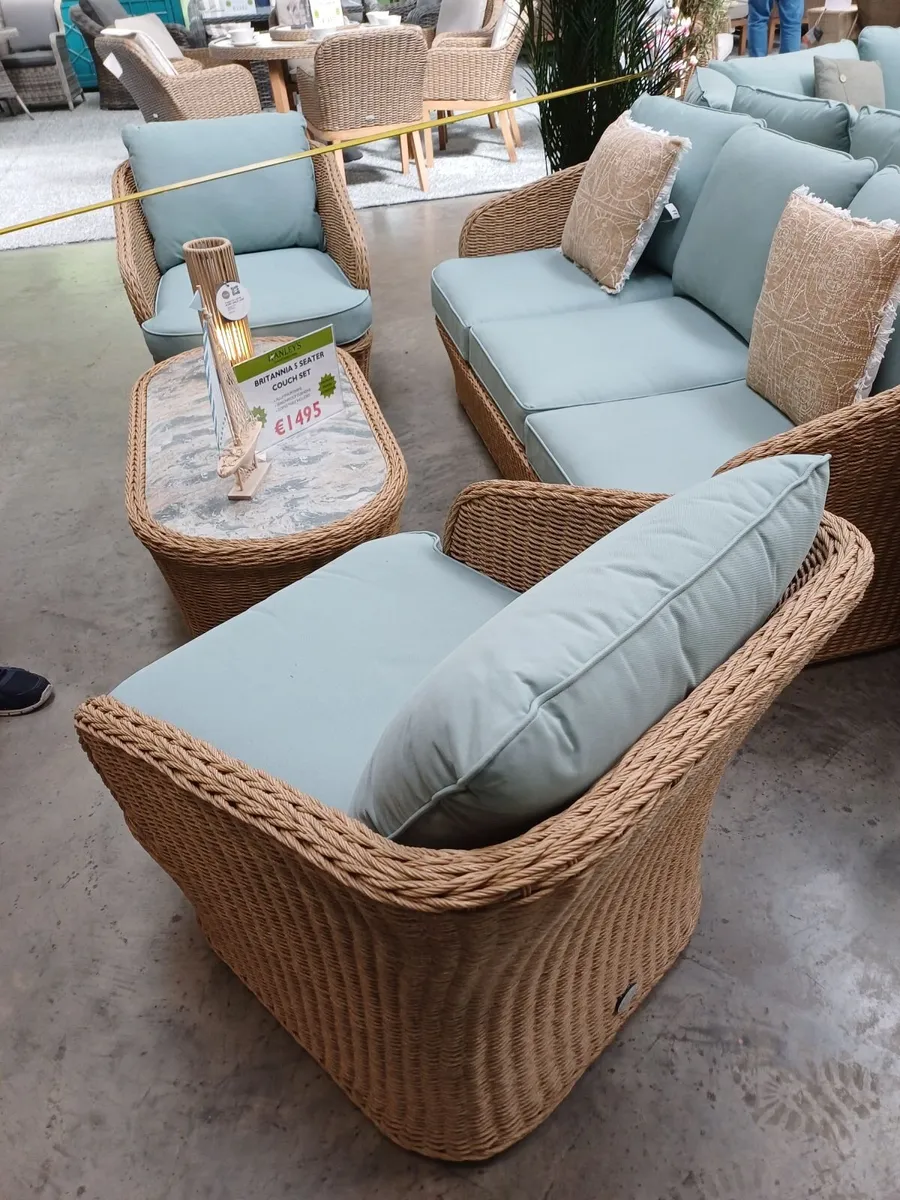 Outdoor garden coffee table - Image 4