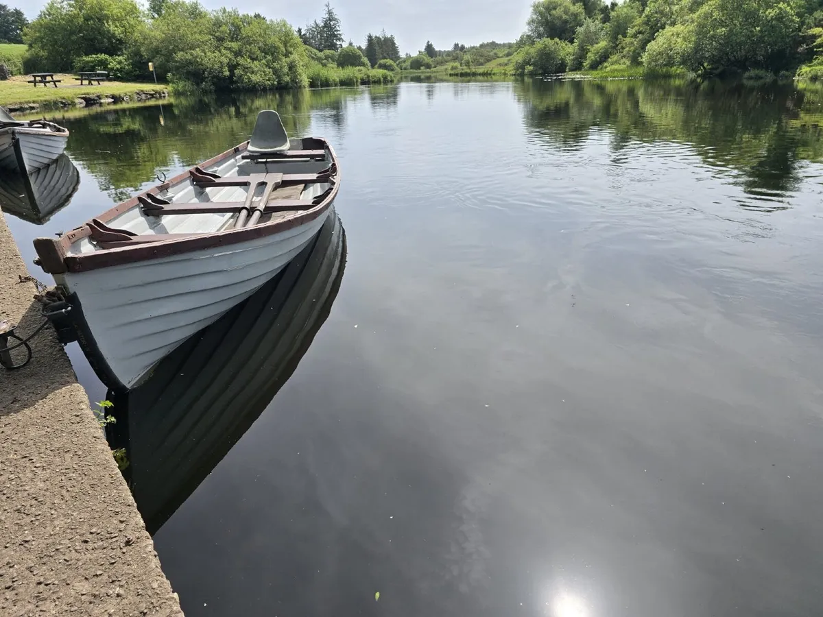 Lake boat - Image 3