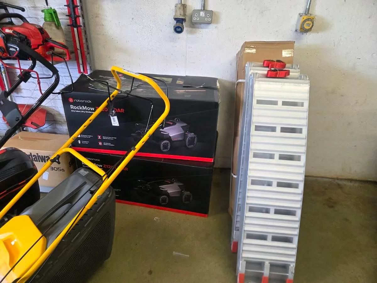 Lawnmower and parts for sale - Image 2