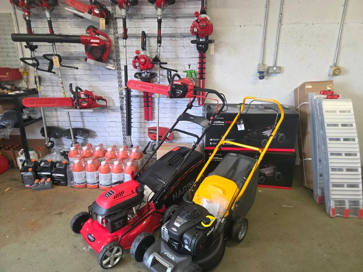 Lawnmower and parts for sale - Image 4