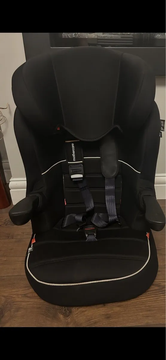 2 Toddler car seats - Image 1