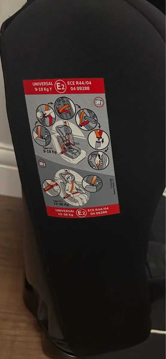 2 Toddler car seats - Image 2