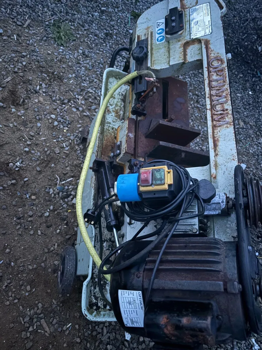 Metal belt saw 240 plug perfect working order - Image 1