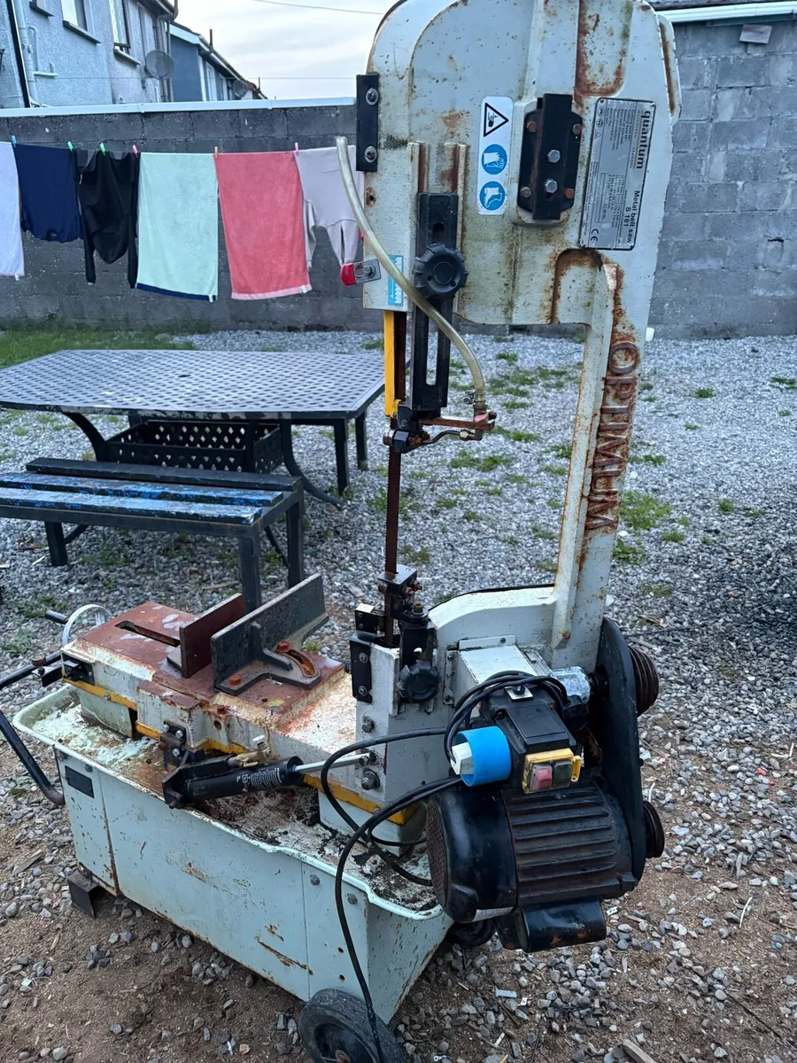 Metal belt saw 240 plug perfect working order - Image 2