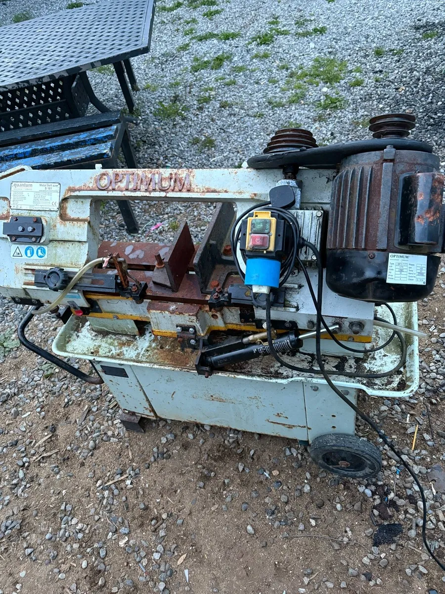 Metal belt saw 240 plug perfect working order - Image 3
