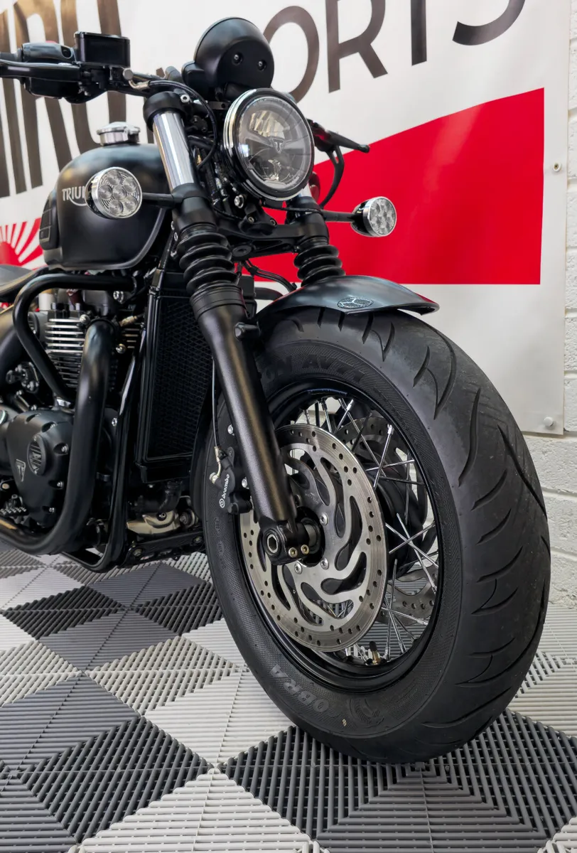2020 Triumph Bonneville Bobber 1200 - Image 3