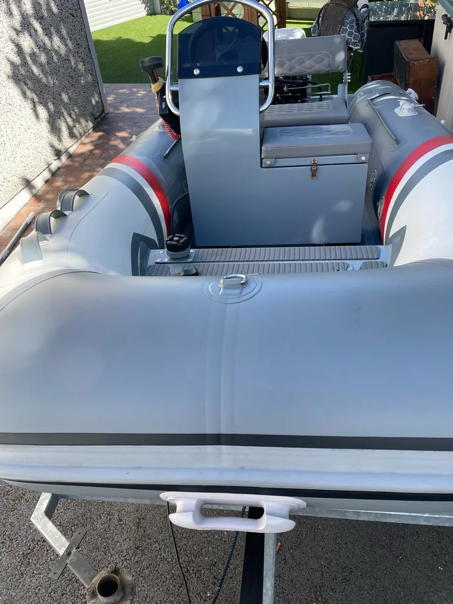 3D rib,Aluminium V hull,centre consul . Rear seat - Image 1