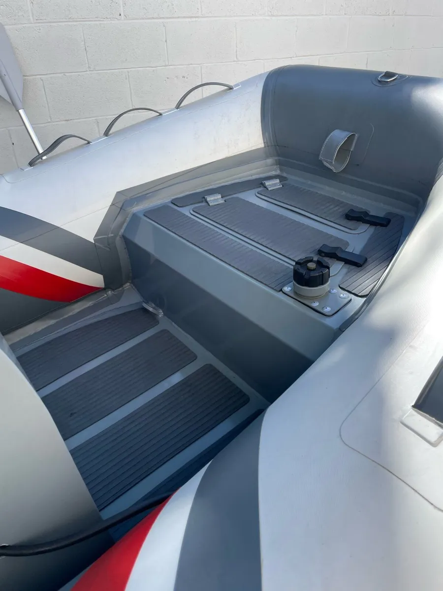 3D rib,Aluminium V hull,centre consul . Rear seat - Image 4