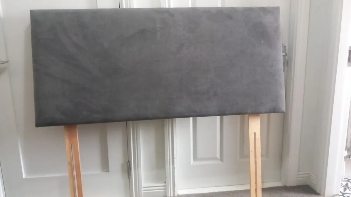 Headboard  4ft6 - Image 1