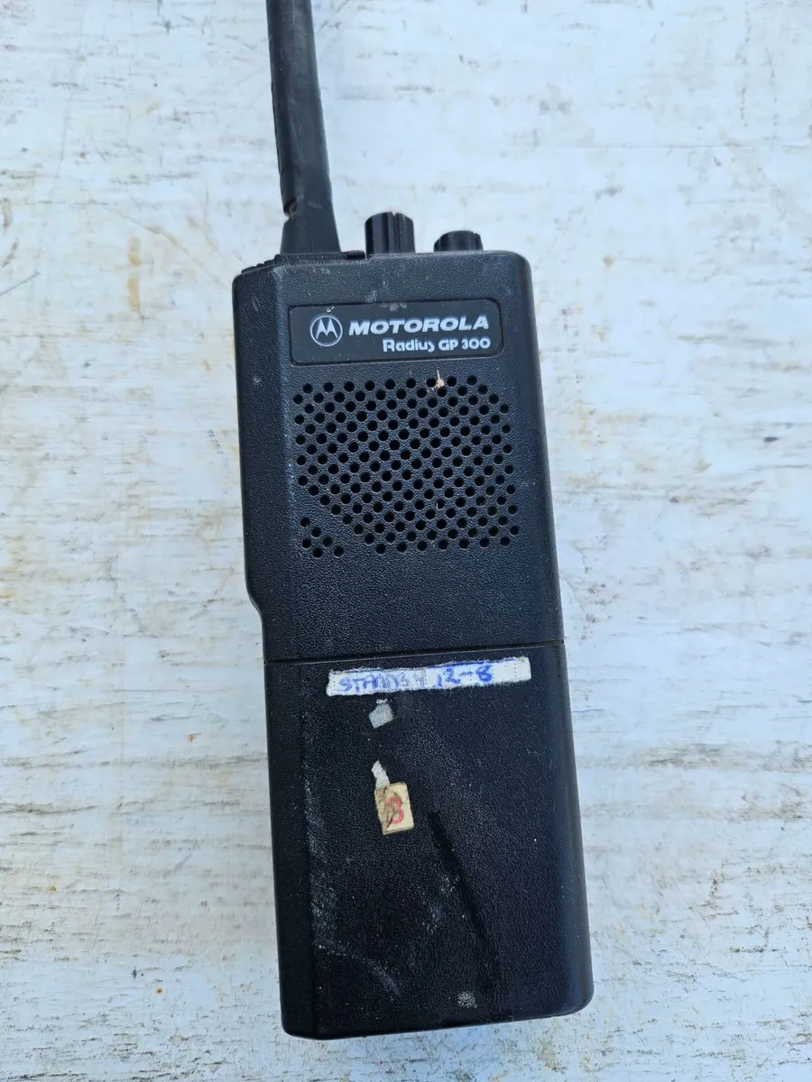 Motorola Walkie Talkie - Image 2