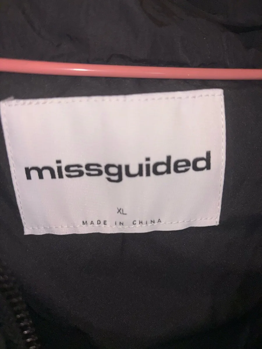 Misguided Black Puffer Jacket - Image 2