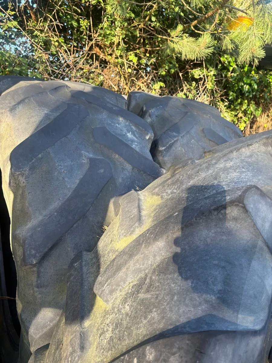 4X 520/70 R38 tractor Tyres - Image 3