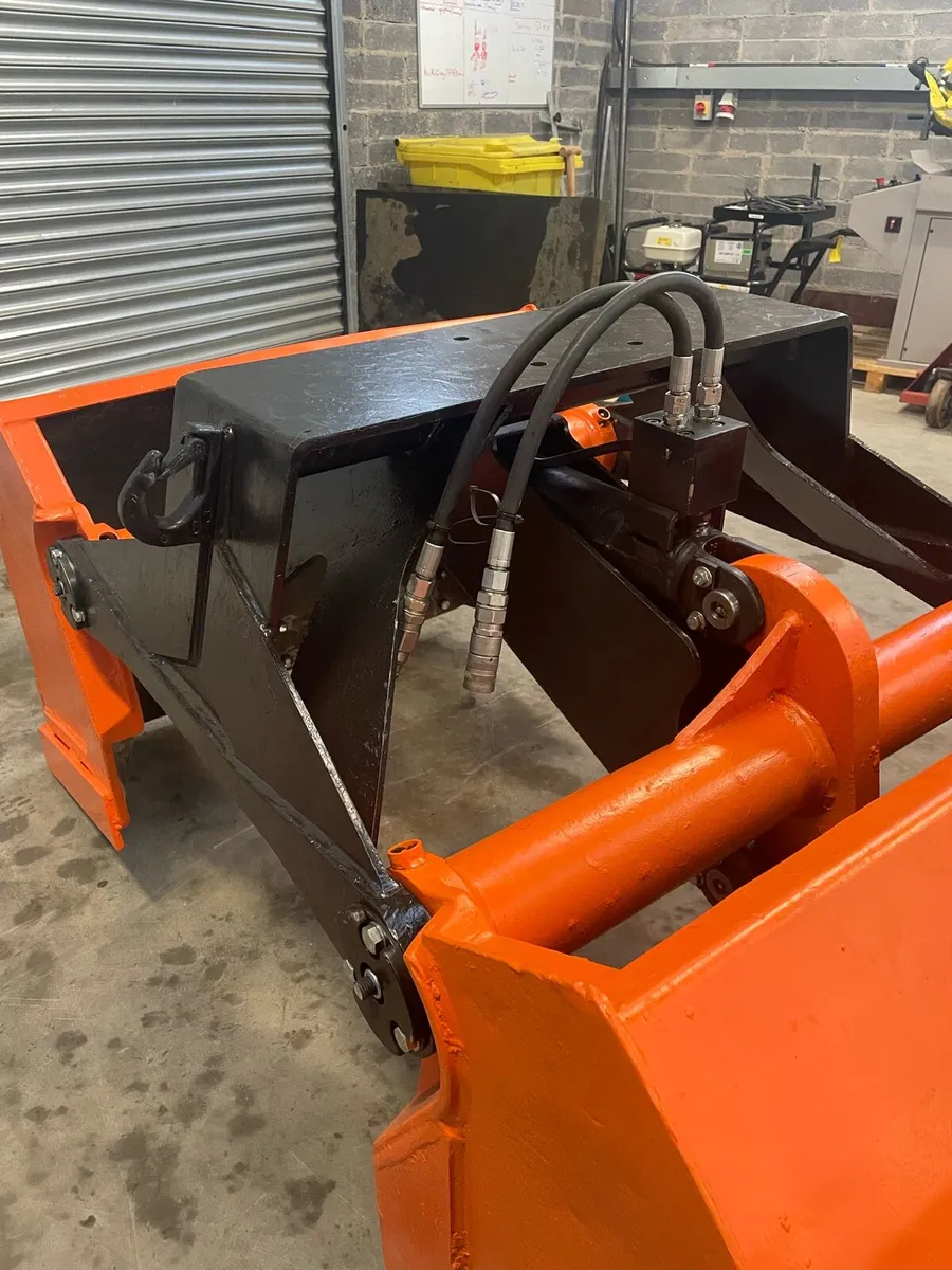 Clamshell bucket/ grab bucket parts - Image 3