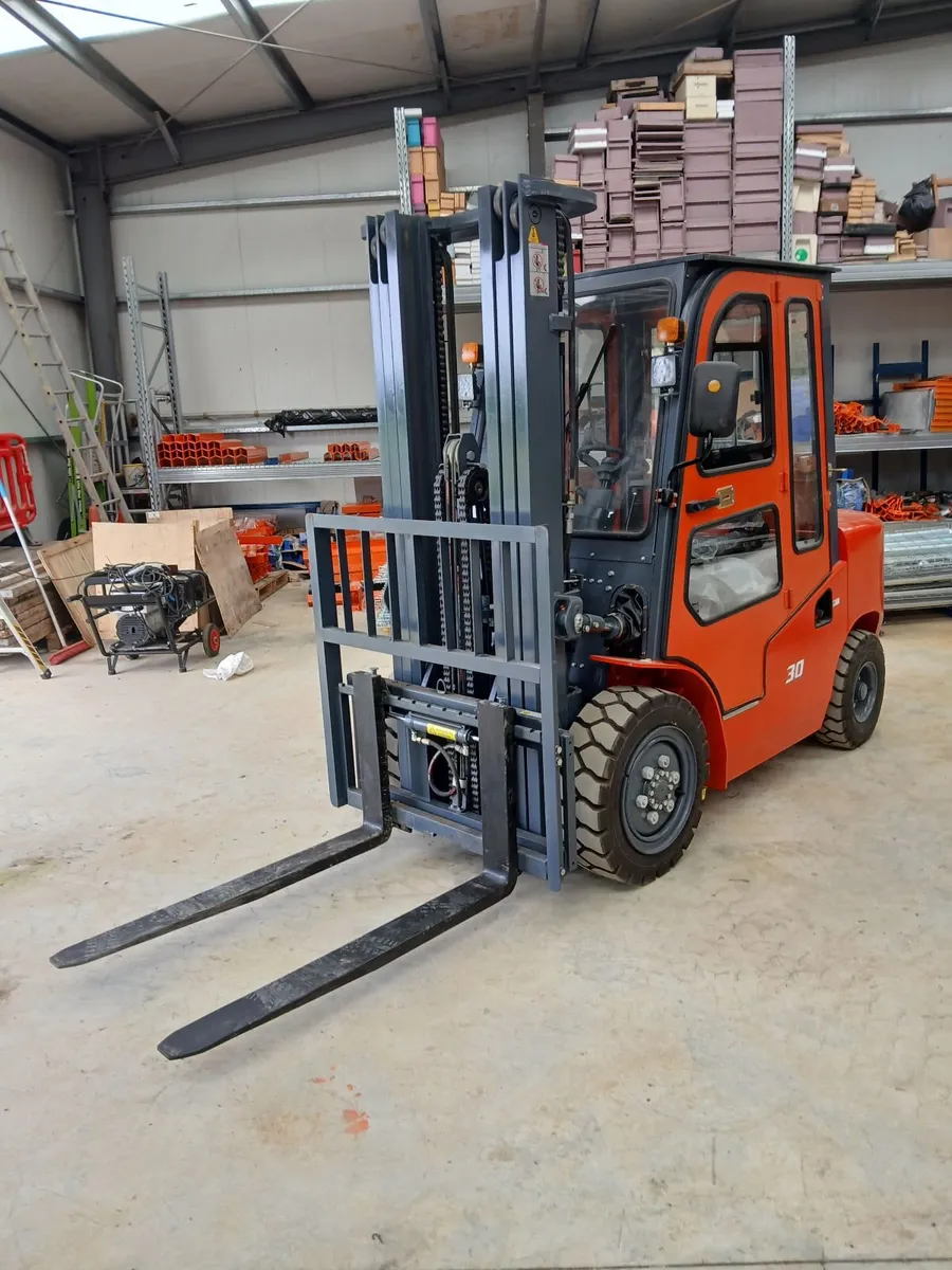 3 Tonne Forklift  New - Image 4