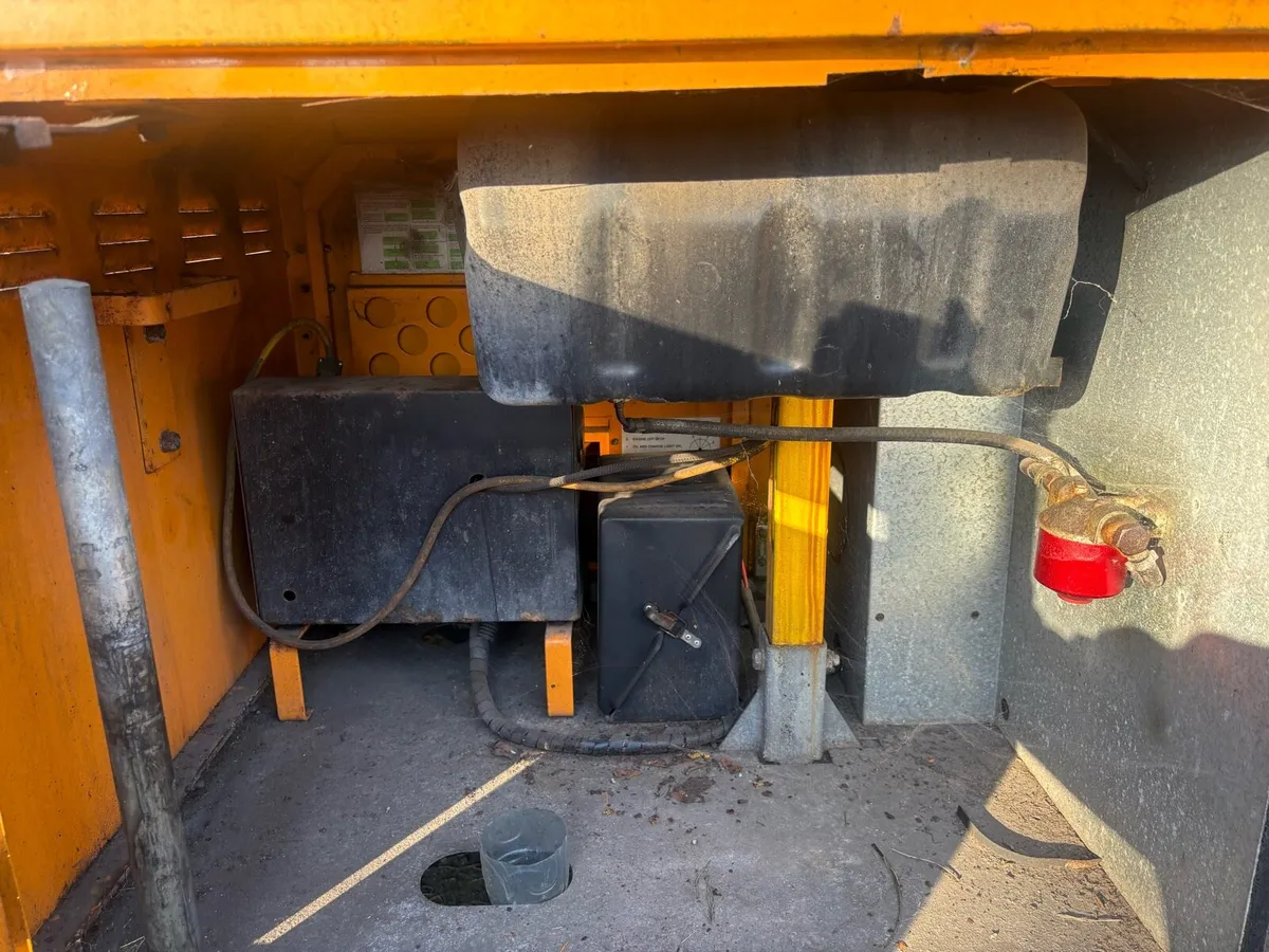 Portable traffic light trailer - Image 3