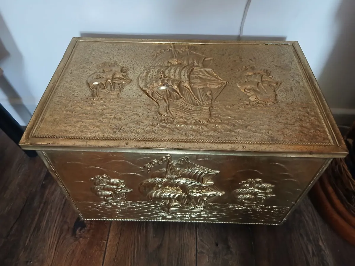 Mid Century Brass Storage Chest. - Image 2