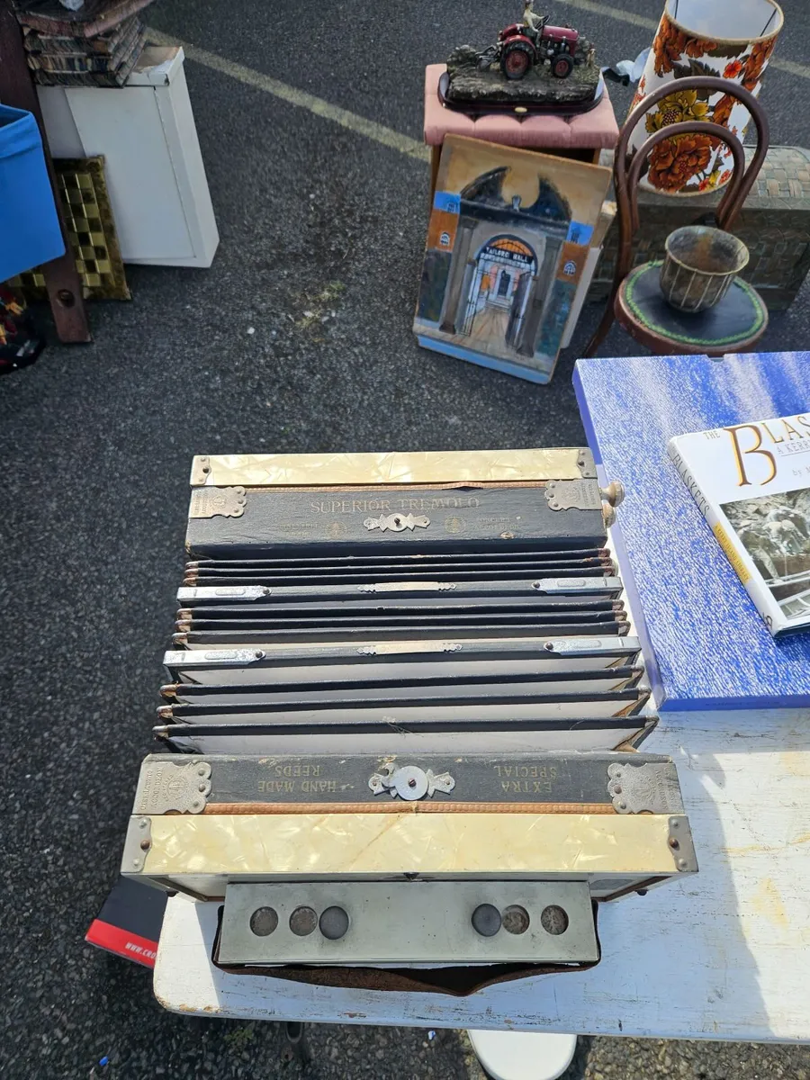 Vintage Accordeon - Image 1