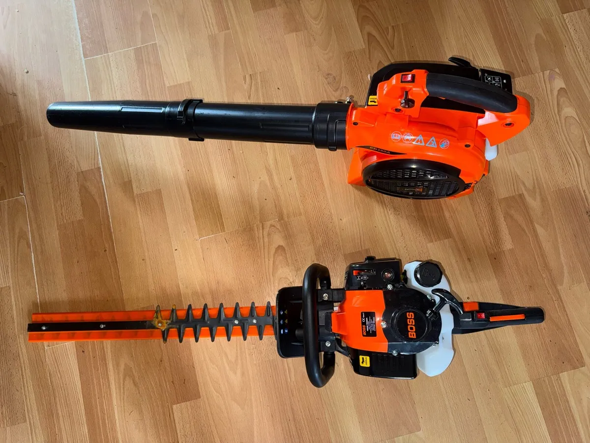 Hedge trimmer and leaf blower BRAND NEW - Image 2