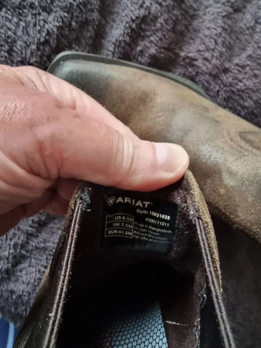 Men's Ariat Boots 41.5 - Image 4