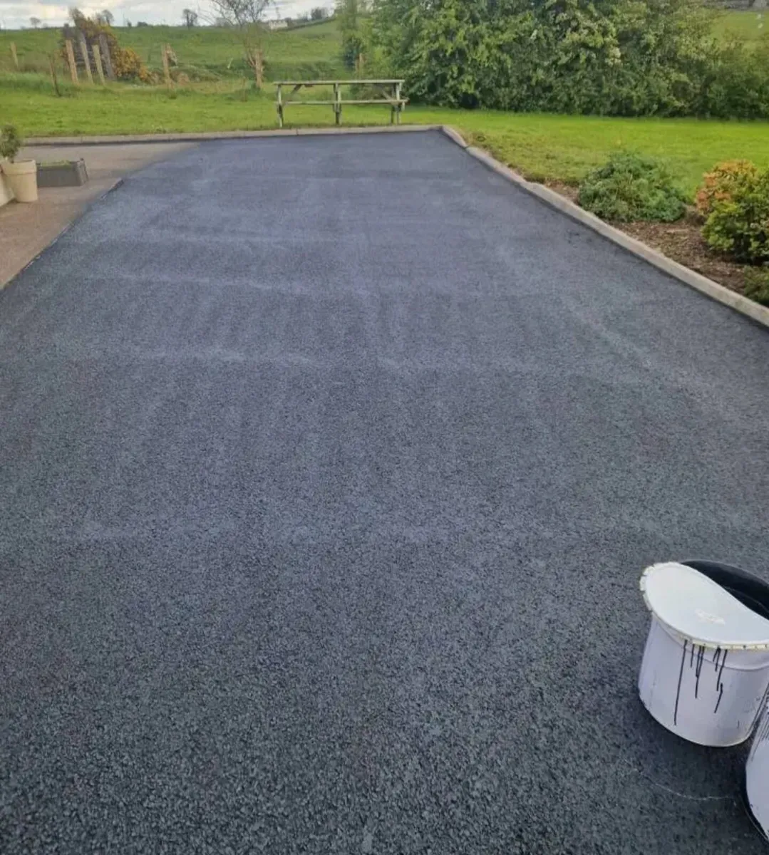 20 liter drum of tarmac sealer