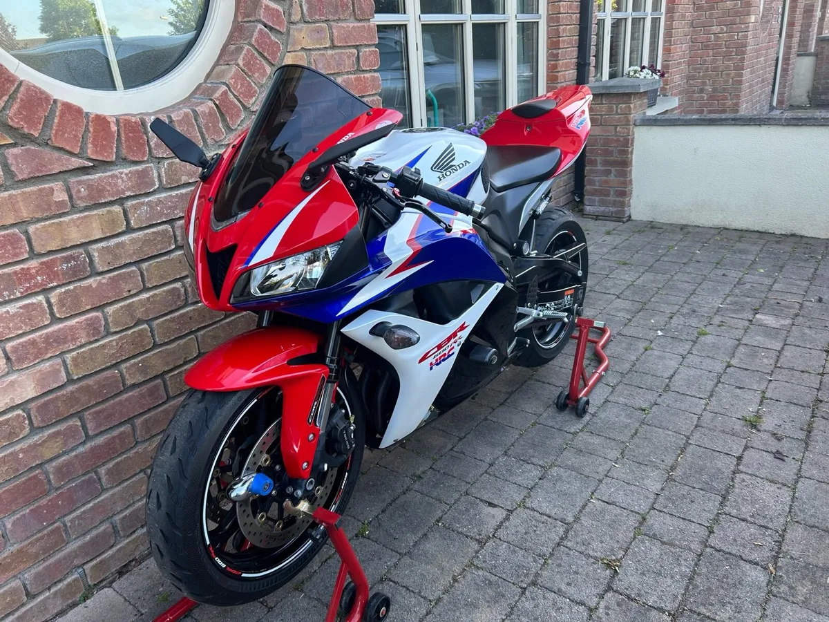 Honda CBR 600 RR - Image 1