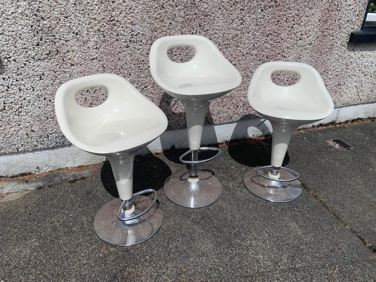3 Retro Barstools