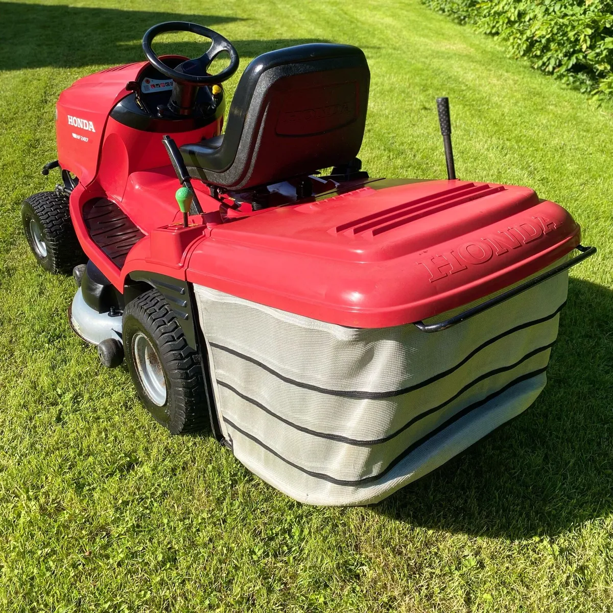 Honda 2417 ride on - Image 4
