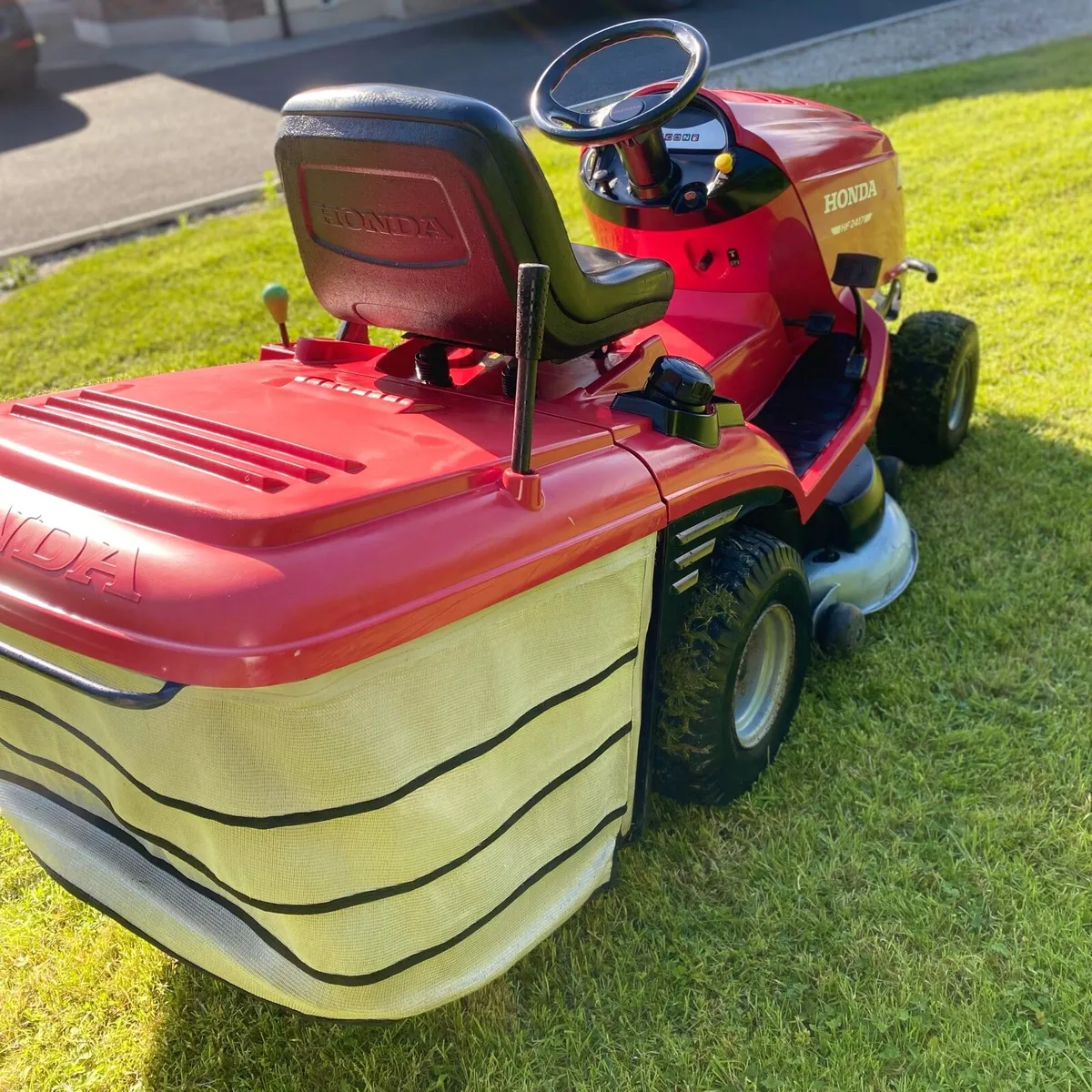 Honda 2417 ride on - Image 3