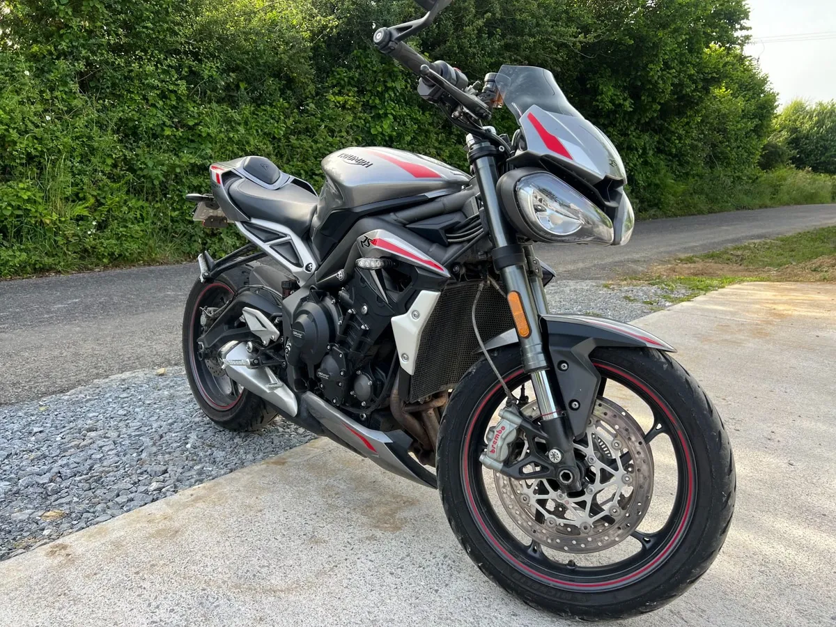2021Triumph Street Triple 765 RS - Image 4
