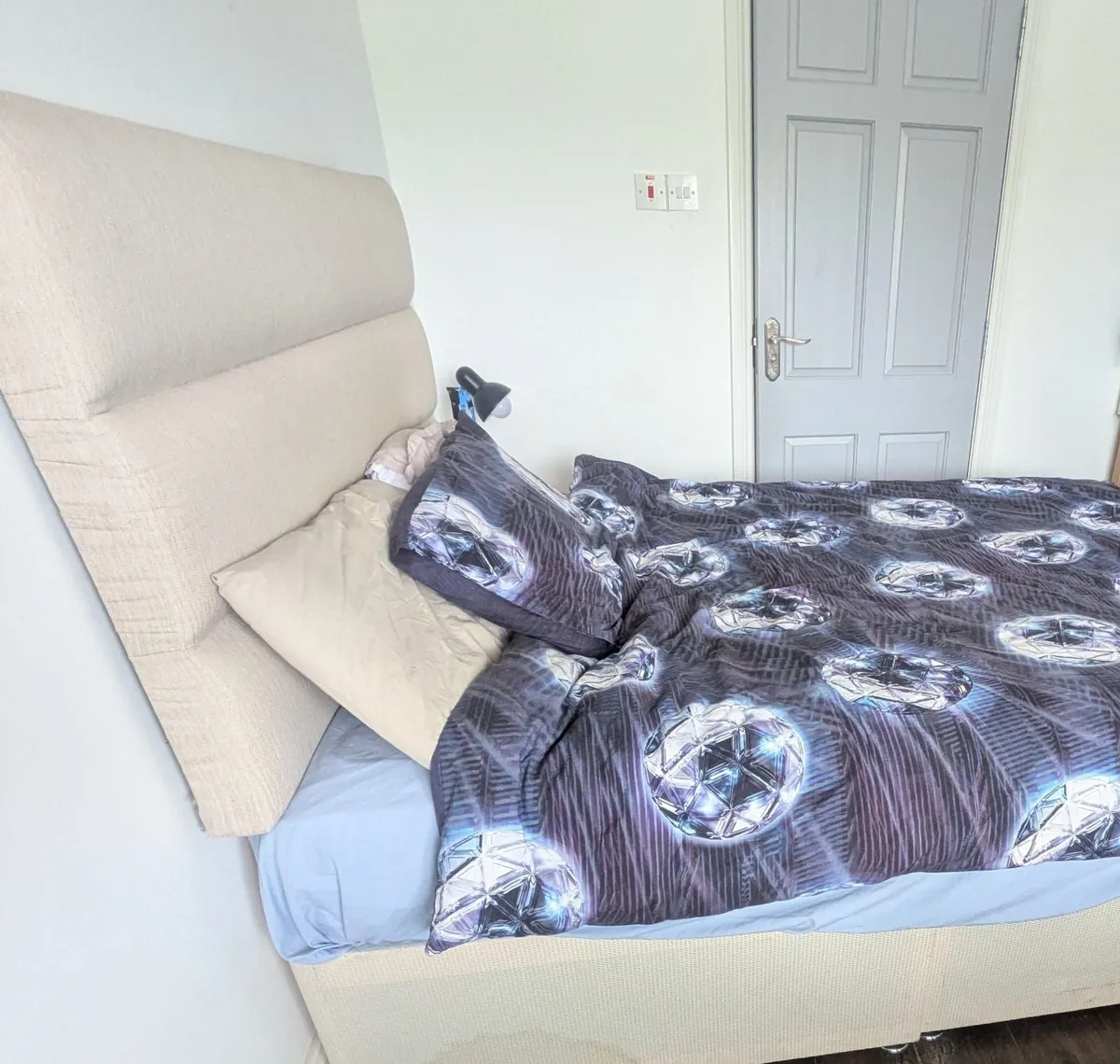 Bed - Image 2