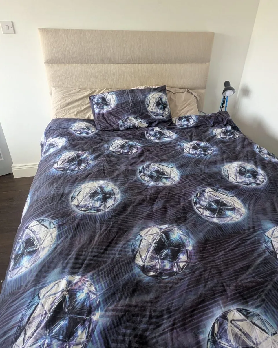 Bed - Image 3