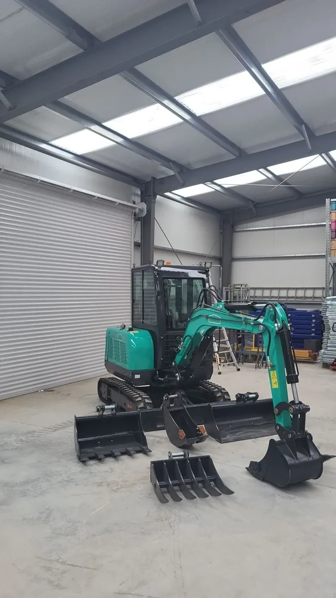 3 Tonne Mini Excavator - Image 3