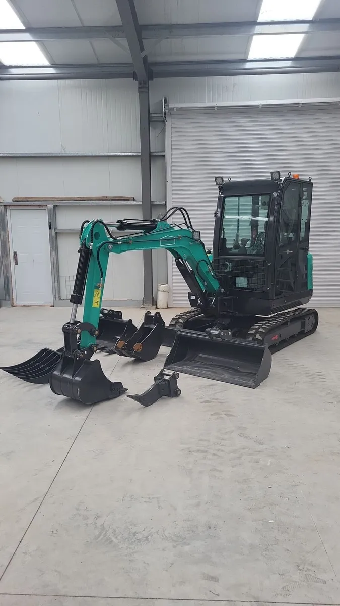 3 Tonne Mini Excavator - Image 4