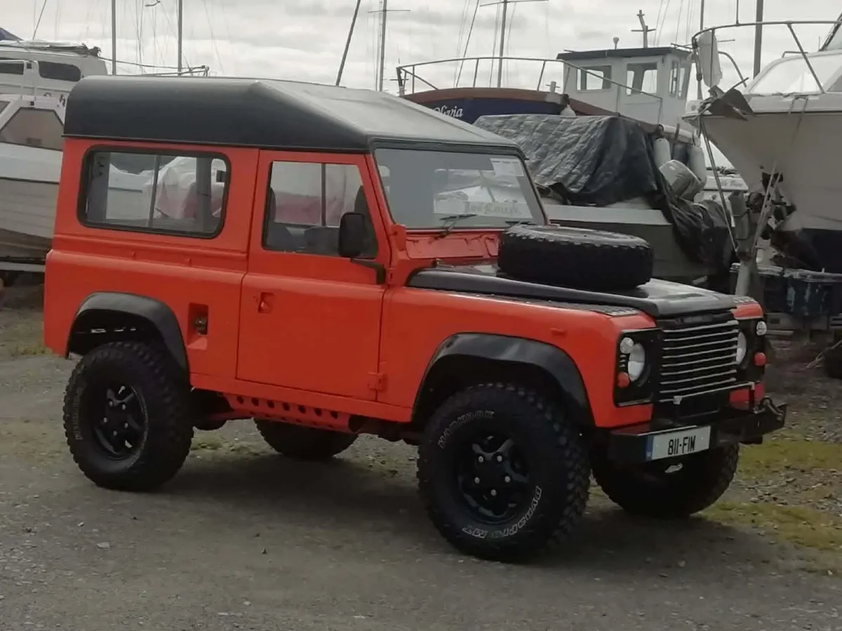 Range rover. Discovery Defender - Image 3