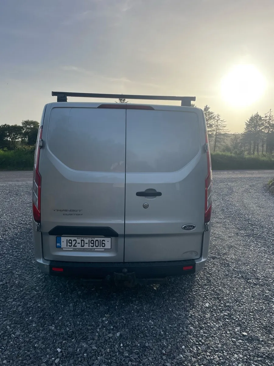 Ford Transit Custom SWB - Image 4