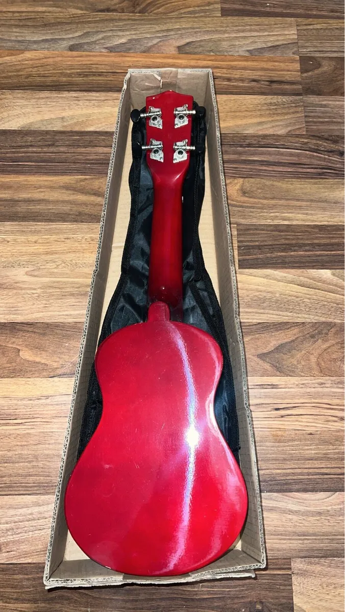 Ukulele - Image 2
