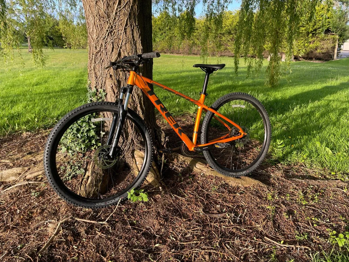 Trek Marlin 5 (M/L Frame) - Image 1