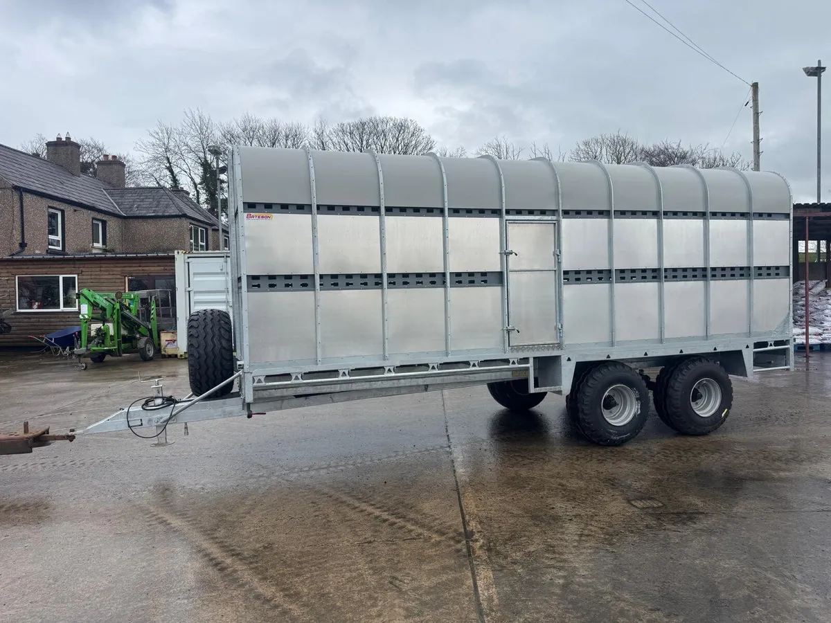 Bateson 100LT Tractor Drawn Livestock Trailer - Image 1