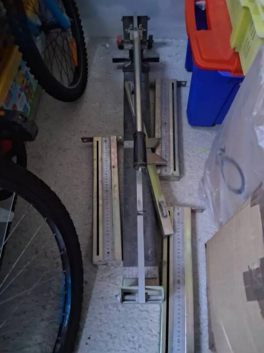tenda AC1200 mesh wifi system & tile cutter - Image 1
