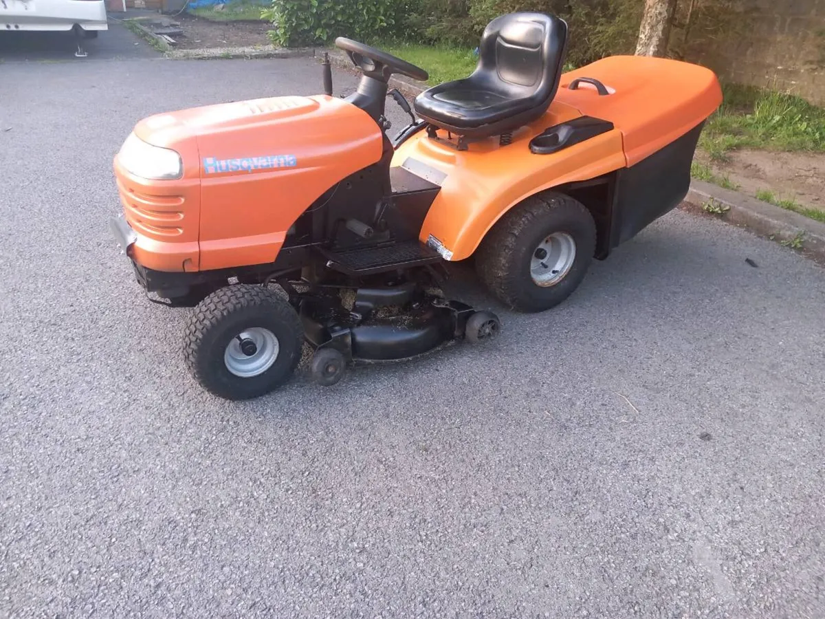 Husqvarna 18hp ride on lawnmower - Image 2