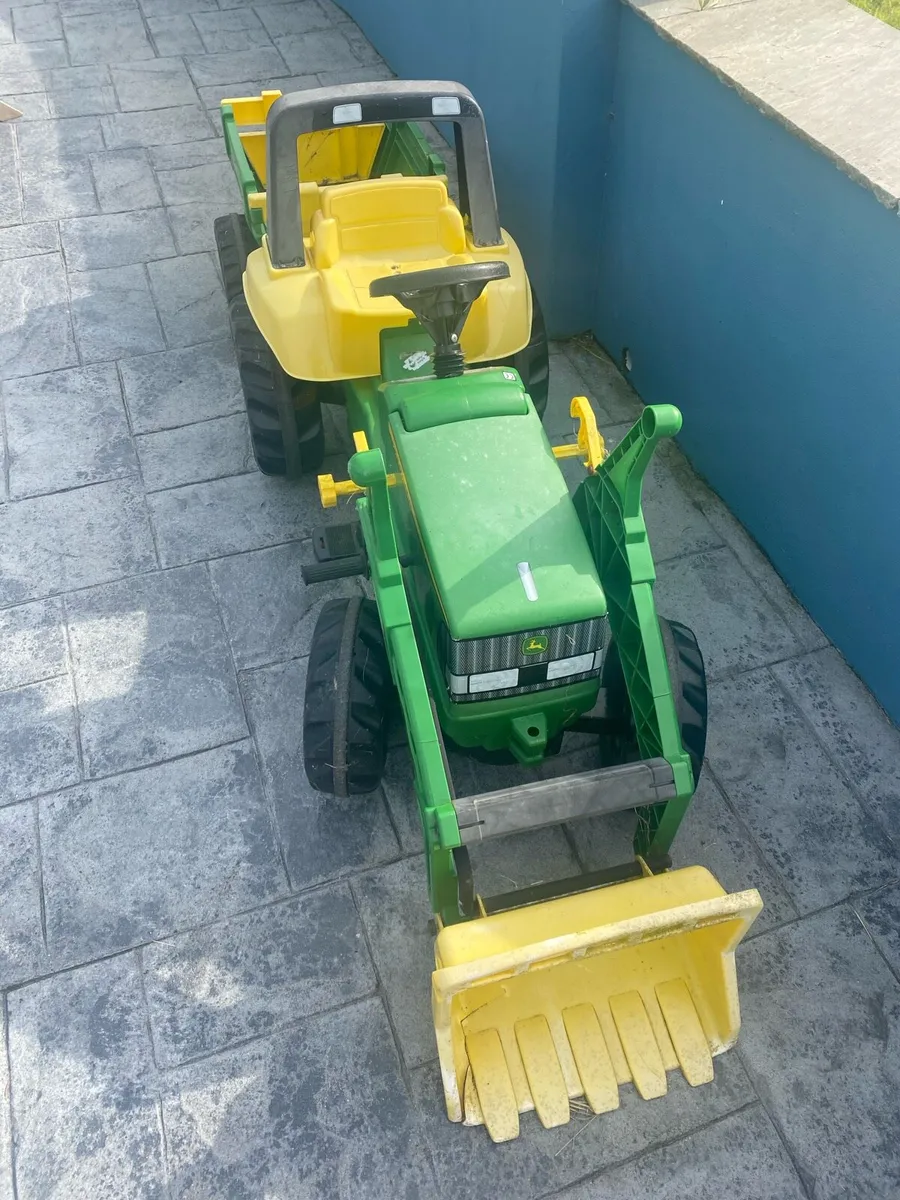Pedal tractor for sale - Image 2