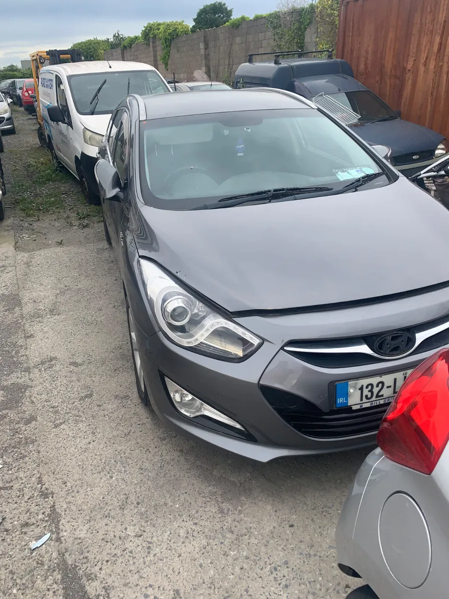 2013 HYUNDAI i40 DIESEL ESTATE - Image 2