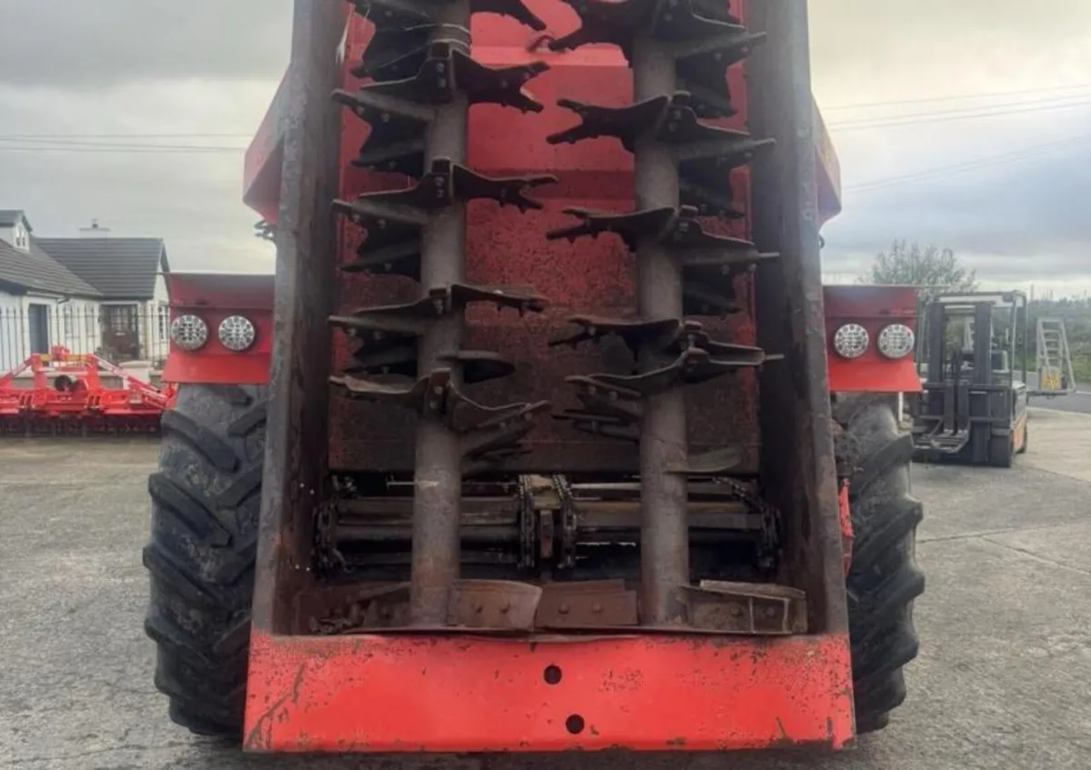 KTwo Duo 1200 MK2 Rear Discharge Spreader - Image 4