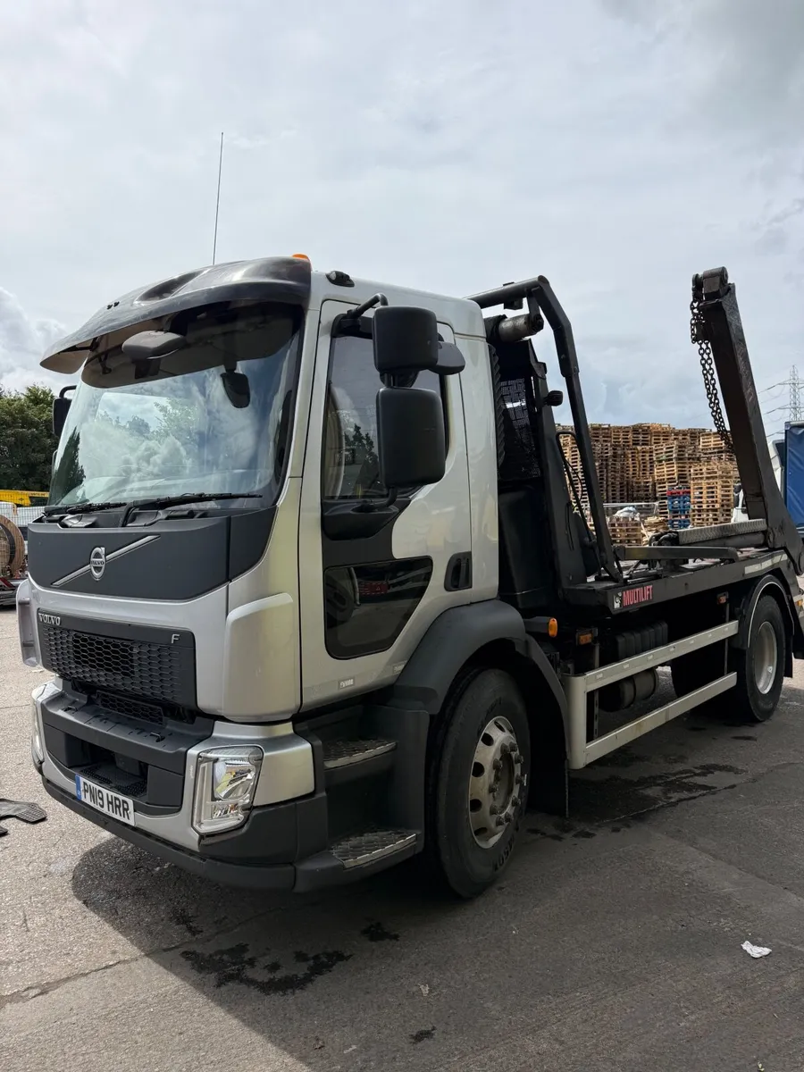 VOLVO SKIP LOADER  ( 2019 ) - Image 1