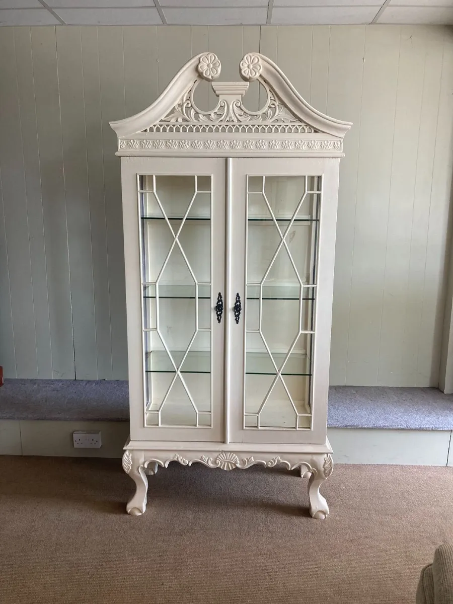 Display Cabinet - Image 1