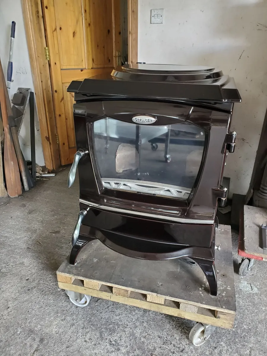 Stanley Reginald solid fuel boiler stove - Image 1