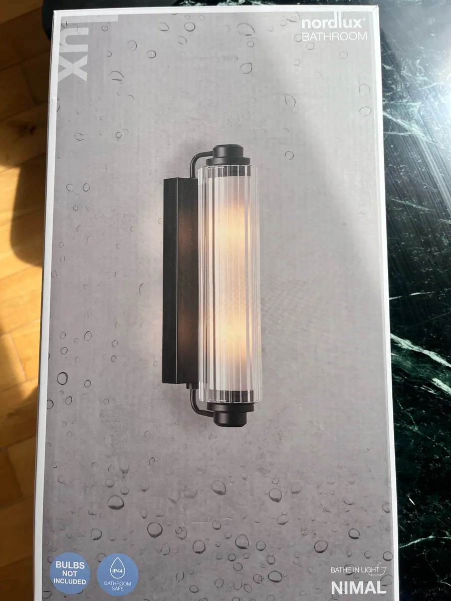 Bathroom wall light IP44 - Image 1