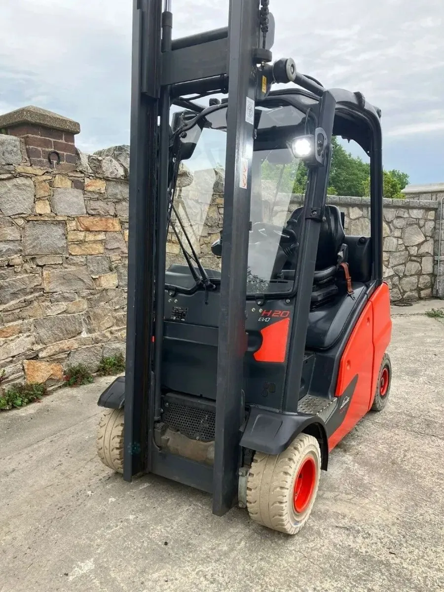 LINDE FORKLIFT - Image 4