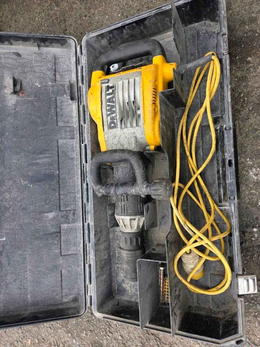 Dewalt d25900 lw sds hammer - Image 1