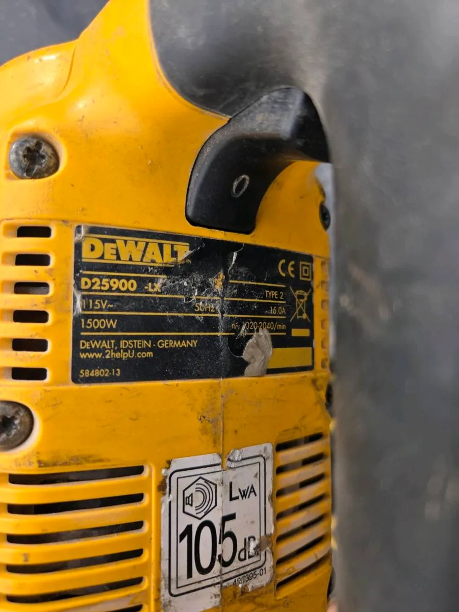 Dewalt d25900 lw sds hammer - Image 2
